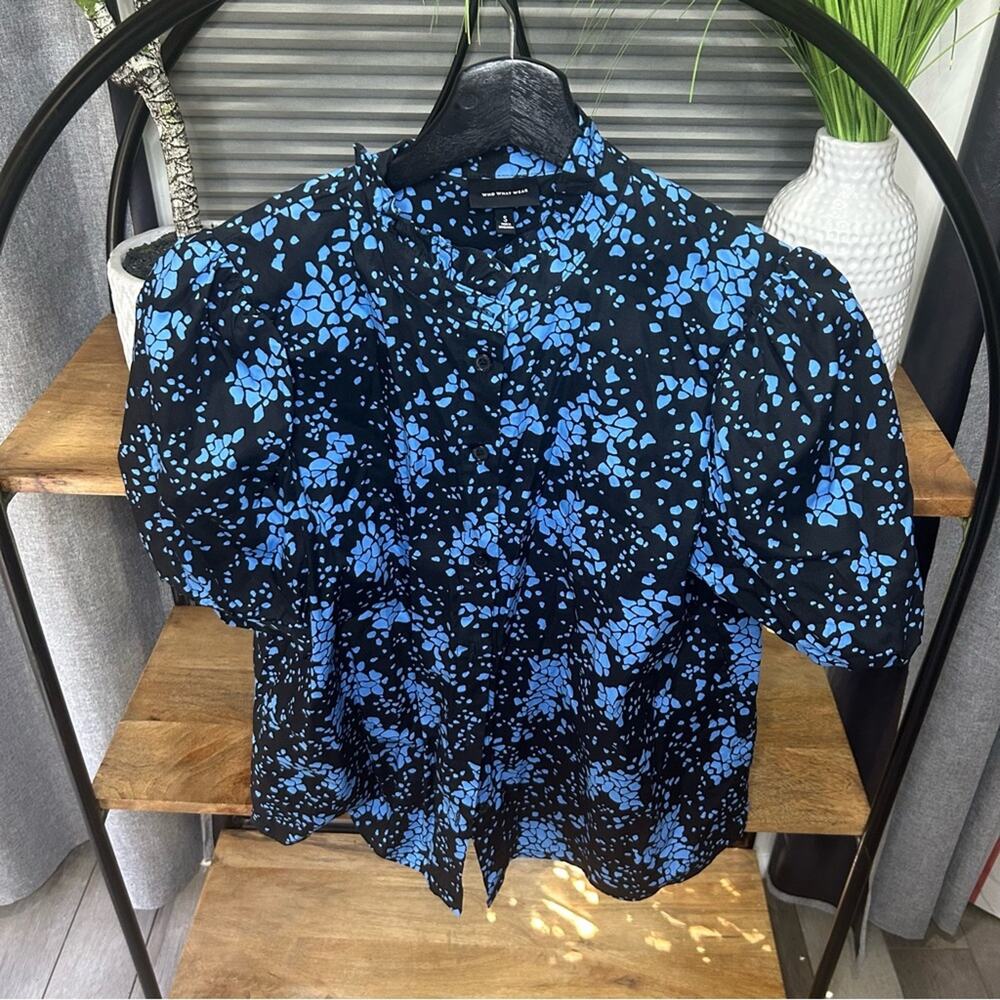 Puff Short Sleeve Black and Blue Printed Cotton Button-up Top women’s small